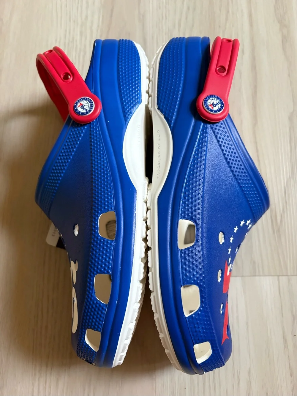 Crocs Classic Clogs NBA Philadelphia 76ers Blue Red Mens Size 10 Womens 12 NWT